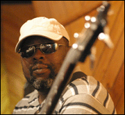 Robbie Shakespeare endors� chez Markbass