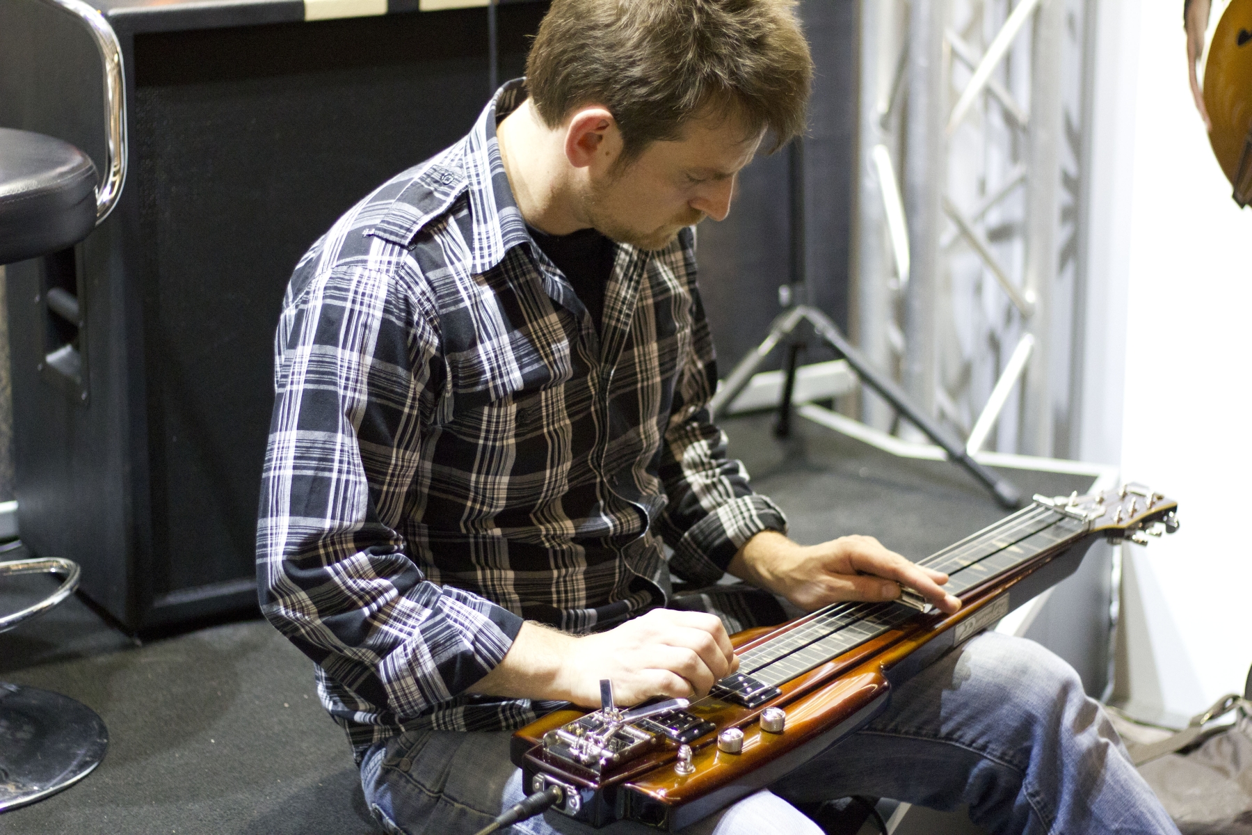 Le nouveau lapsteel de Duesenberg testé par Brice Delage