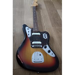 Vends Fender Jaguar Reissue 2002 3-tone Sunburst CIJ