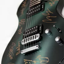 La Vigier GV Rock du Jason Becker's Not Dead Yet Festival vendue 8 000 dollars