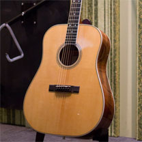Des acoustiques Larson fabriquées en Asie à prix modéré