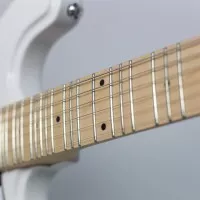 Guitare microtonale chez Eastwood