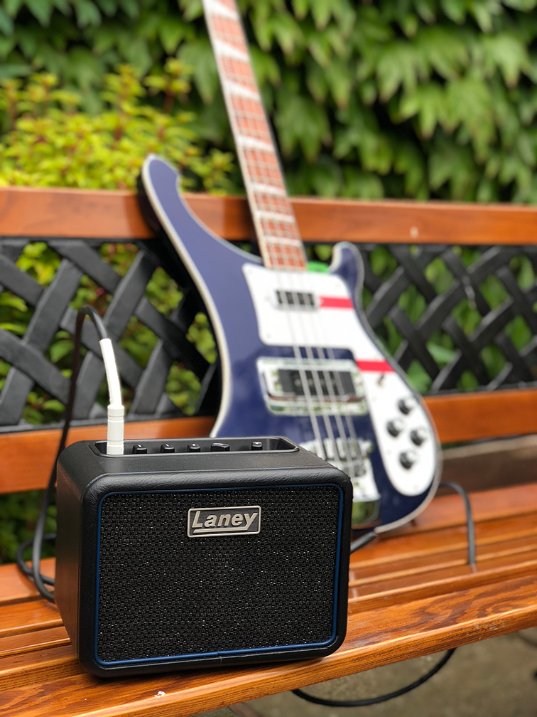 Un ampli de voyage très complet pour les bassistes chez Laney