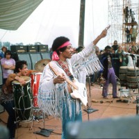 Fender sort la Strat Jimi Hendrix Woodstock 50ème anniversaire