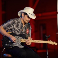 Un ingrédient secret dans l'Esquire de Brad Paisley