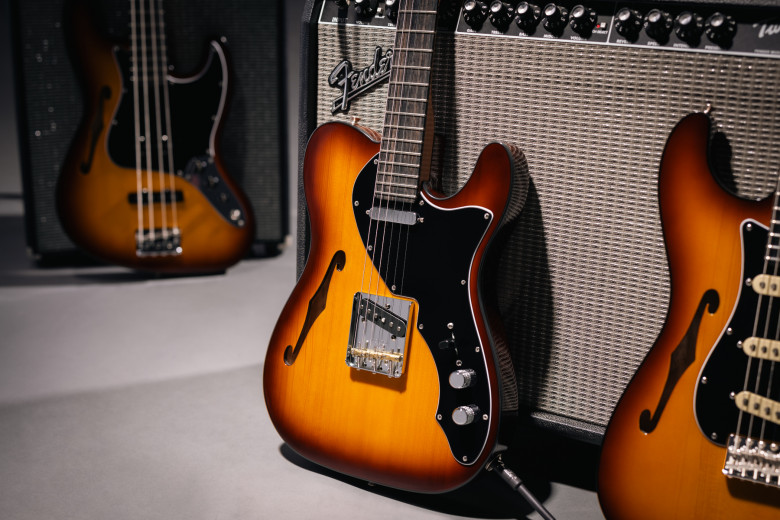 Guitares Fender Suona