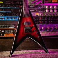 Dean présente une V suréquipée avec la Vengeance Select Evertune Fluence