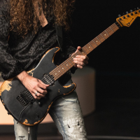 Charvel démocratise la finition Relic avec ses nouvelles San Dimas