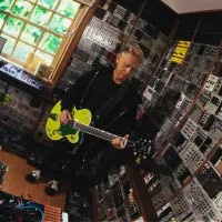 Gretsch rend hommage à Depeche Mode avec la G6618-MG Martin Gore
