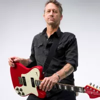 Chris Shiflett présente sa nouvelle Telecaster Deluxe signature, la Cleaver