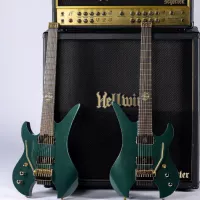 Schecter sort un nouveau modèle 7 cordes sans tête pour Synyster Gates