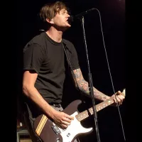 Tom Delonge se fait plaisir avec sa Fender The Padre Stratocaster