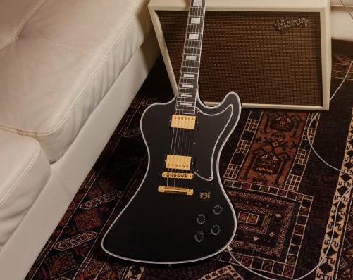 Gibson ressort le design RD pour la nouvelle Custom Ebony