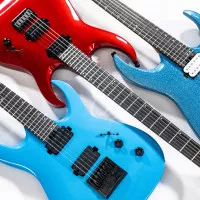 Trio de guitares signatures pour Misha Mansoor chez Jackson