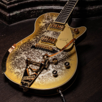 Gretsch sort la guitare la plus flashy de son histoire avec la Gold Paisley Penguin