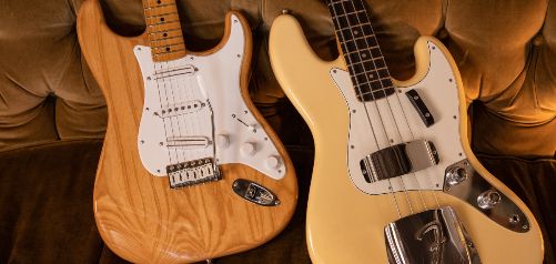 Le groupe Khruangbin signe un duo de modèles chez Fender