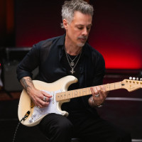 La Strat signature de Richie Kotzen est enfin disponible dans le monde entier