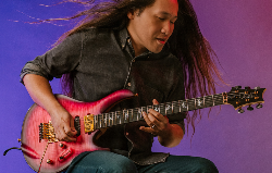 PRS se lance dans la guitare shred avec la Chleo de Herman Li