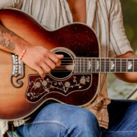 Gibson ajoute cinq acoustiques légèrement vieillies à sa gamme Murphy Lab