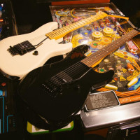 Jackson revisite son glorieux passé avec la Pro Origins 1985 San Dimas