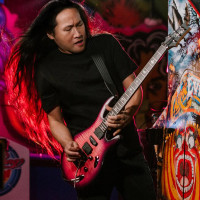 Le modèle PRS de Herman Li est désormais disponible dans la gamme SE