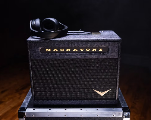 Slash confirme son association avec Magnatone par le mini combo Lil' Viper