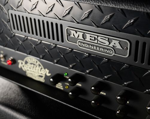 Mesa/Boogie fait dans la très grosse puissance avec la 90s Triple Rectifier Solo Head