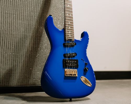 Charvel relance la Blue Burst de Jake E. Lee, les années 80 au goût du jour