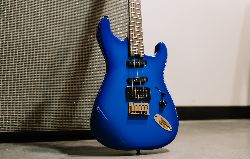 Charvel relance la Blue Burst de Jake E. Lee, les années 80 au goût du jour