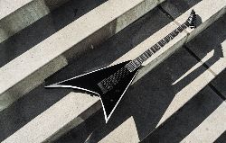 Nouvelle Jackson signature pour l'un des guitaristes de Gojira