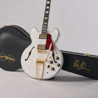 Epiphone rend hommage à un monument du rock progressif avec la Alex Lifeson ES-355