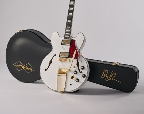 Epiphone rend hommage à un monument du rock progressif avec la Alex Lifeson ES-355
