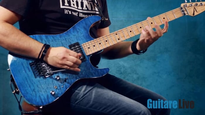 En utilisant les arpèges