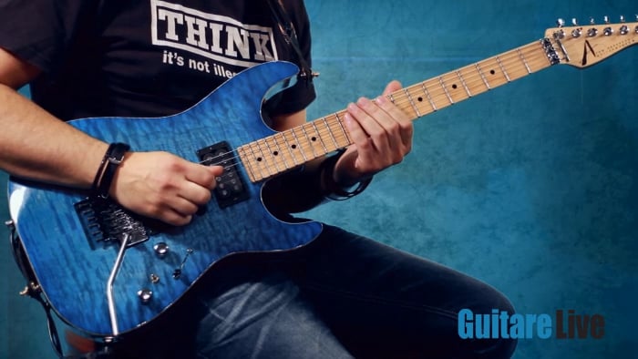 En utilisant les arpèges