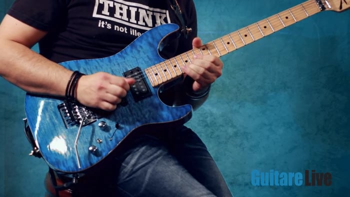 En utilisant la gamme pentatonique / gamme de blues