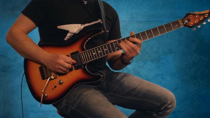 Construction de la gamme mineure harmonique.