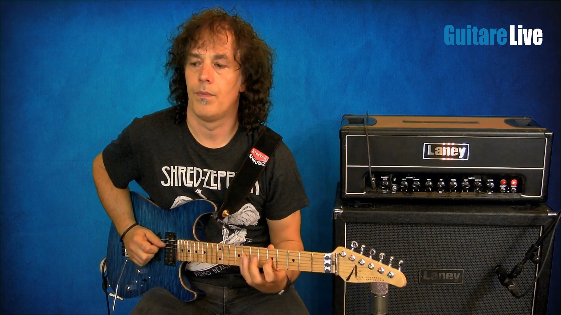 Exemple d'utilisation du mode superlocrien sur degré I (transition de A7 vers D9)