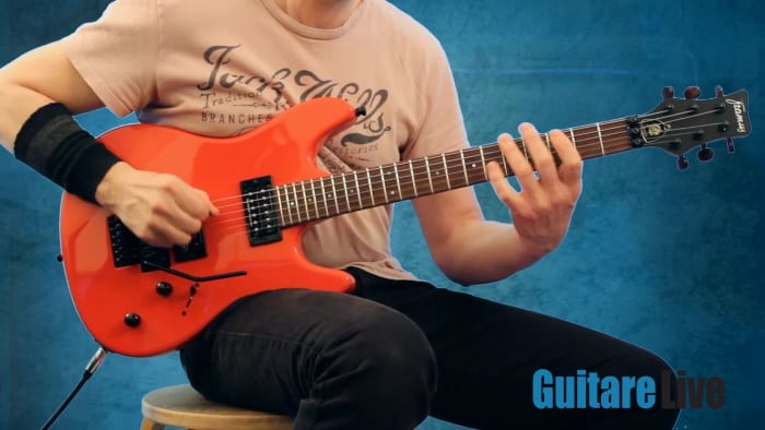 Cellules de 6 notes avec appogiatures, en démanché cordes sol,si,mi