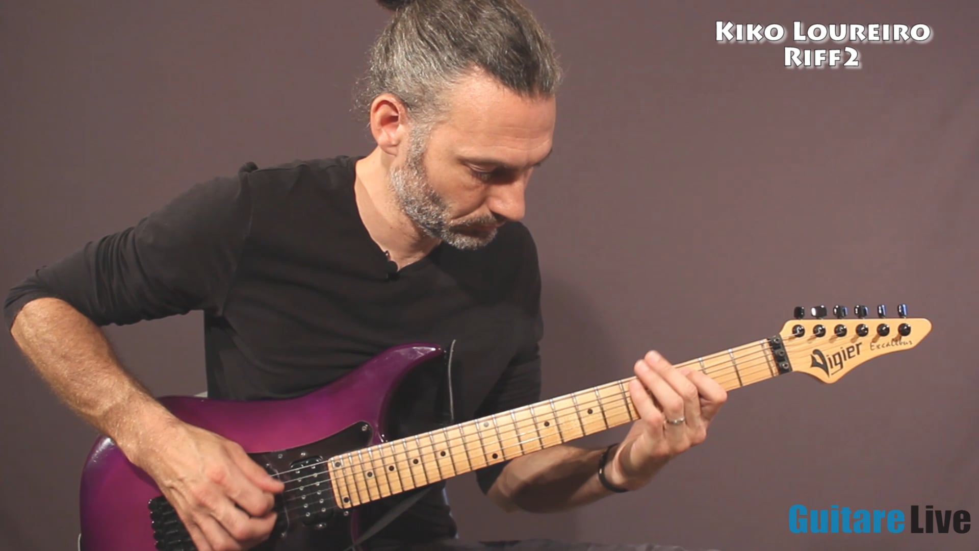Riff 2 : Mélodie sur Mi grave et sauts de cordes
