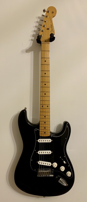 guitare-black-strat-17148.jpeg