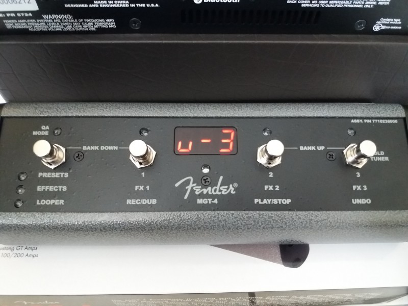 Ampli Fender Acoustic Junior Vs Footswitch Mgt 4 Ampli Et Preampli Guitare