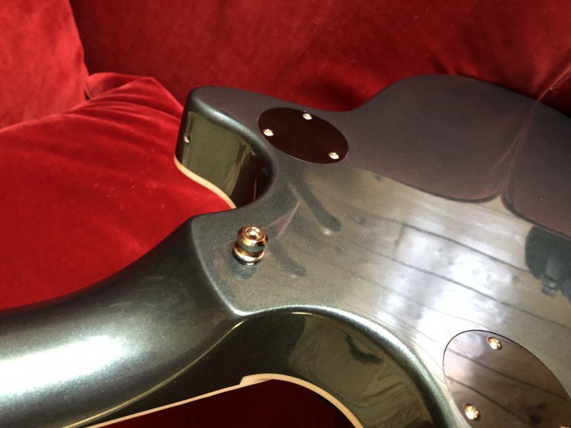 https://www.guitariste.com/share/users/forums/2020/11/guitare-double-jet-neck-dive-95146.jpeg