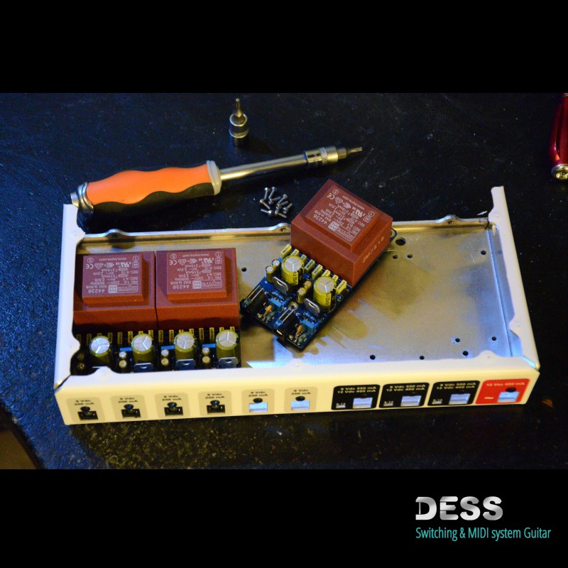 Alimentation 5 sorties - Switching & Midi system Guitar