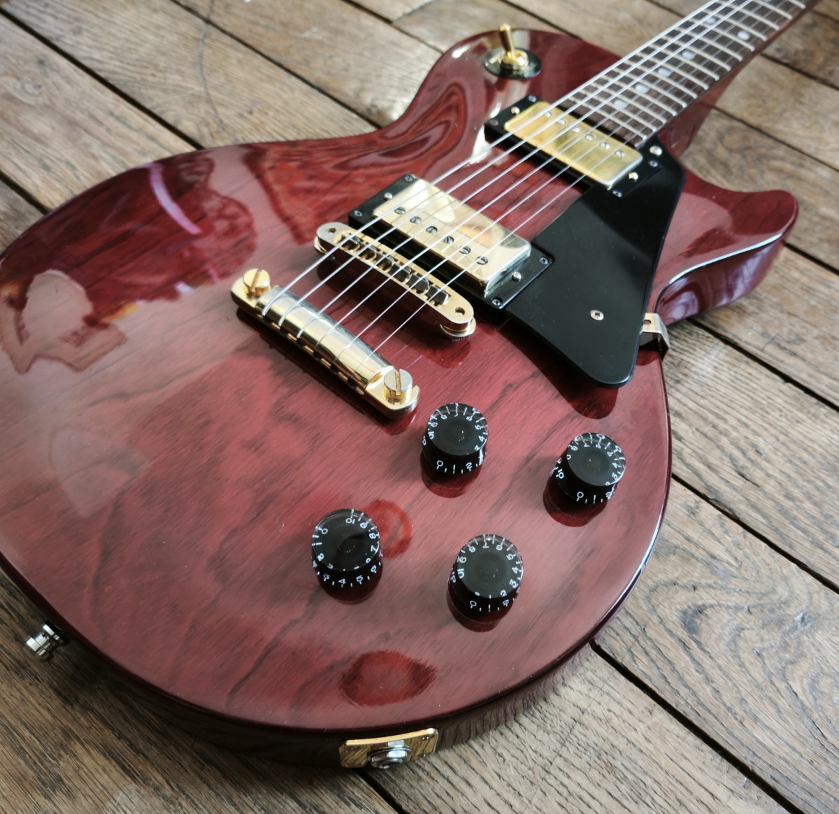 Original Studio Red Wine Style